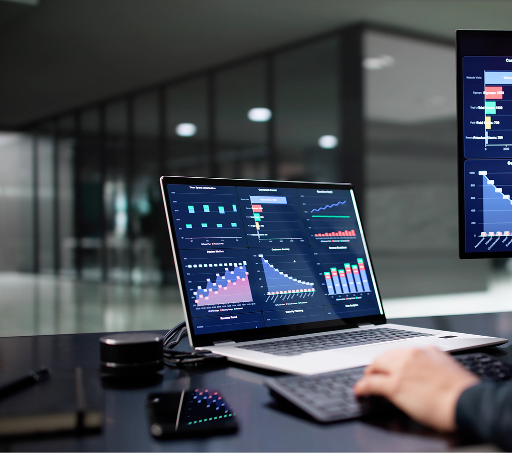 OmniPulseIQ interactive dashboards with auto-refresh